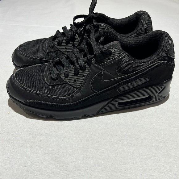 All Black Sneaker Athletic Shoes Men’s Size 9 - Picture 4 of 15